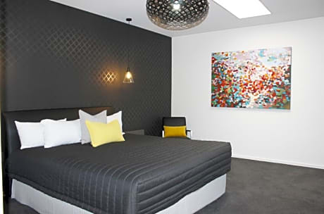 Studio Suite with King Bed