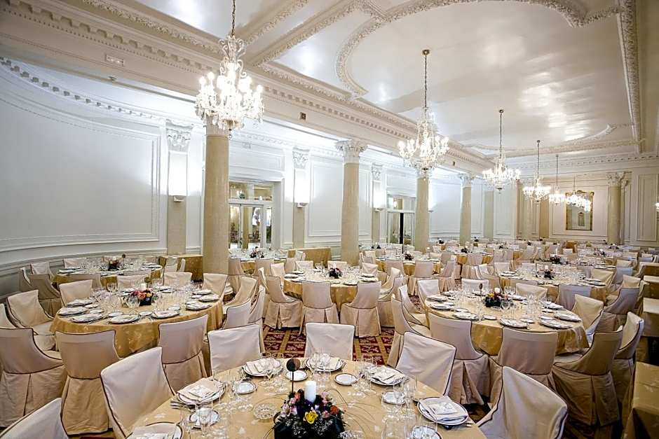 Hotel Carlton