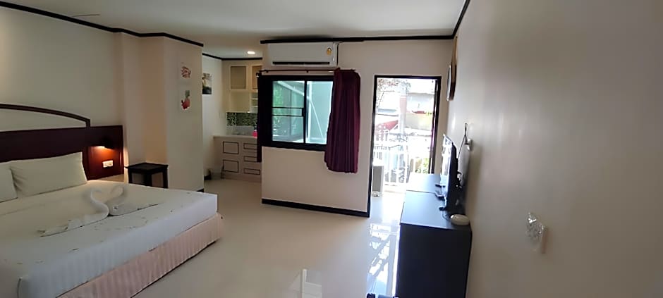 Outdoor Inn Kata Hotel