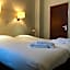Hotel Carillon