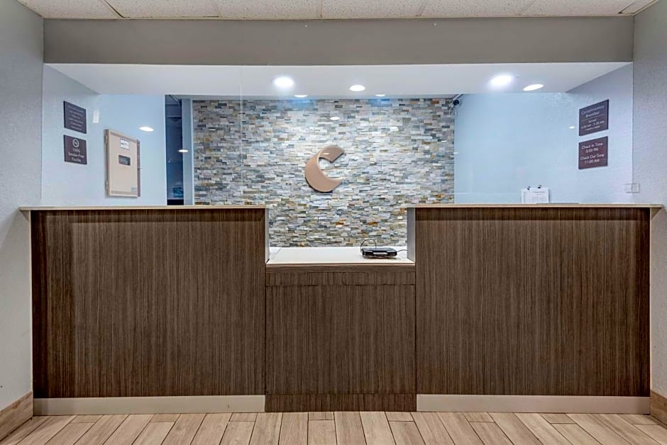 Comfort Inn & Suites Liverpool-Clay
