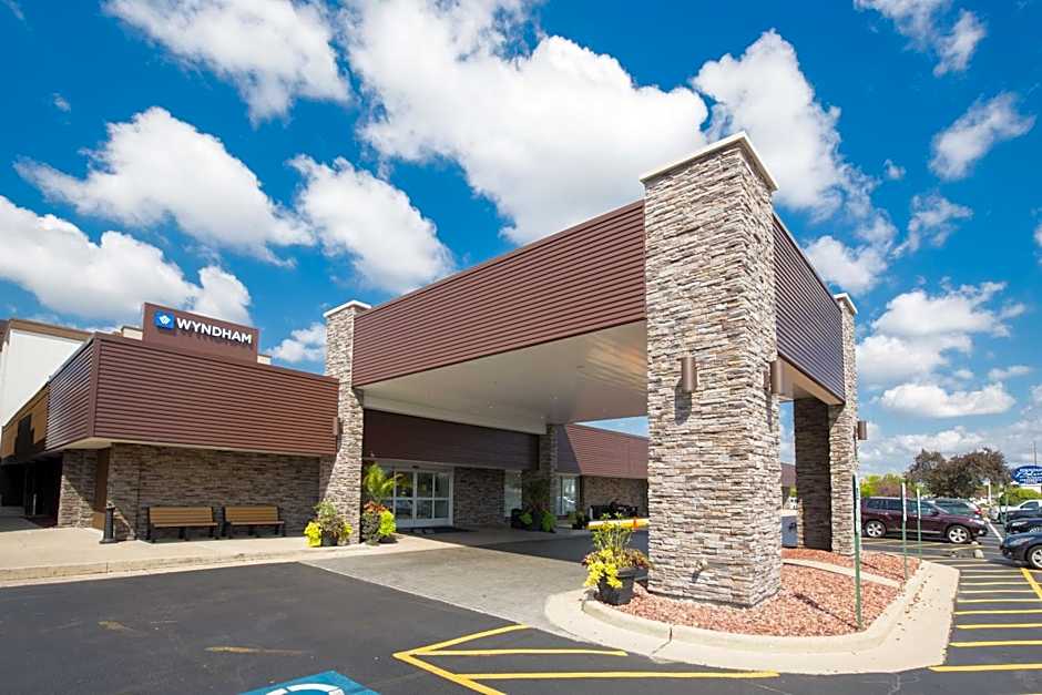 Wyndham Hotel Chicago O'Hare