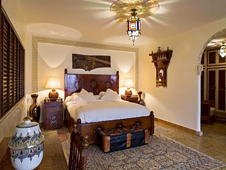 Deluxe Suite with Sea View