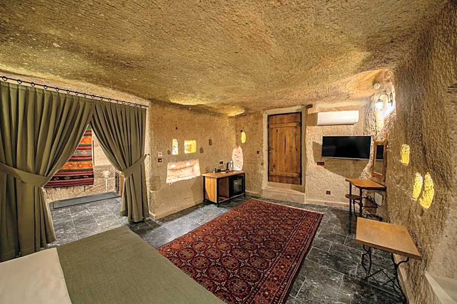 Ares Cave Suites