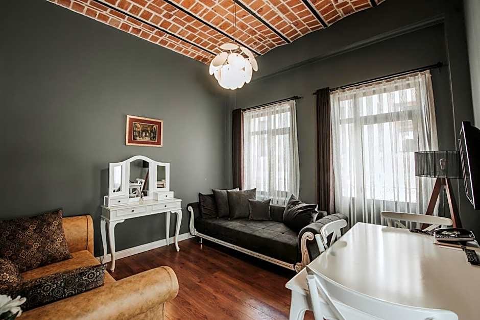 Selvese Suites, Serviced Living in Galata
