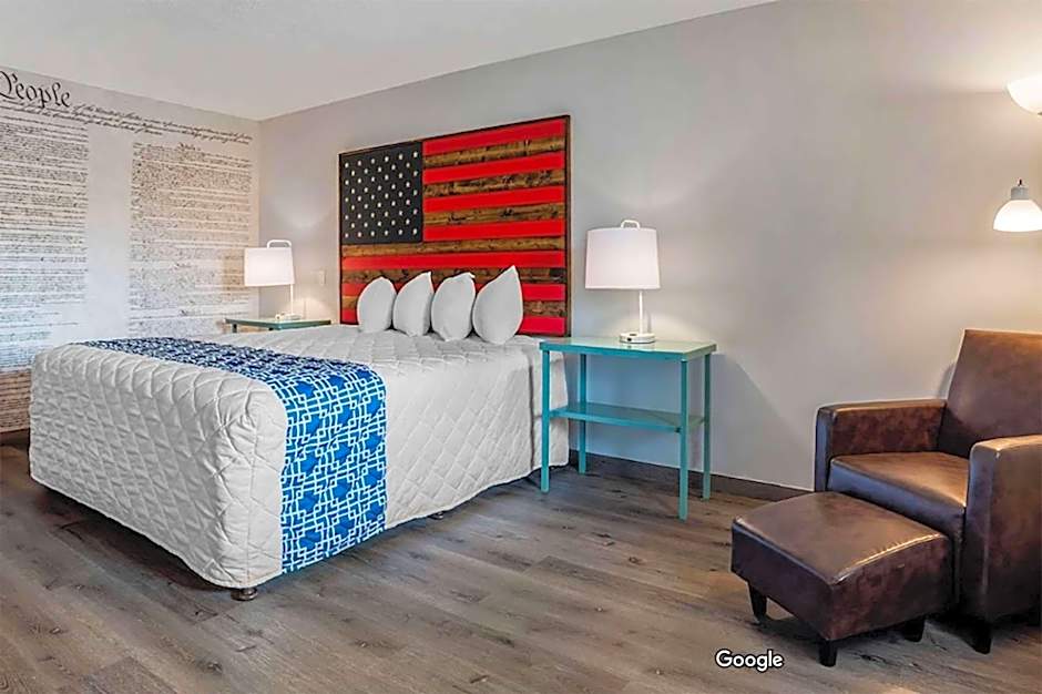 Super 8 by Wyndham Daleville/Fort Novosel