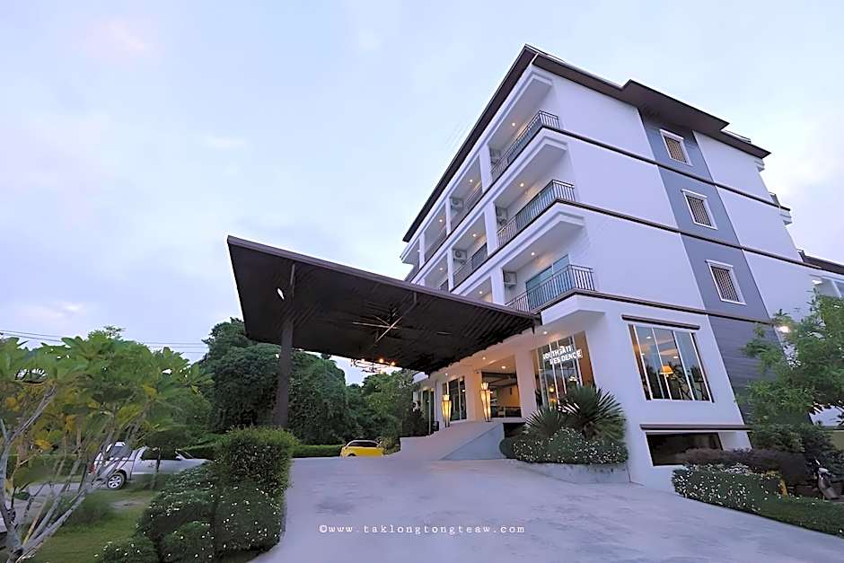 Southgate Residence Hotel