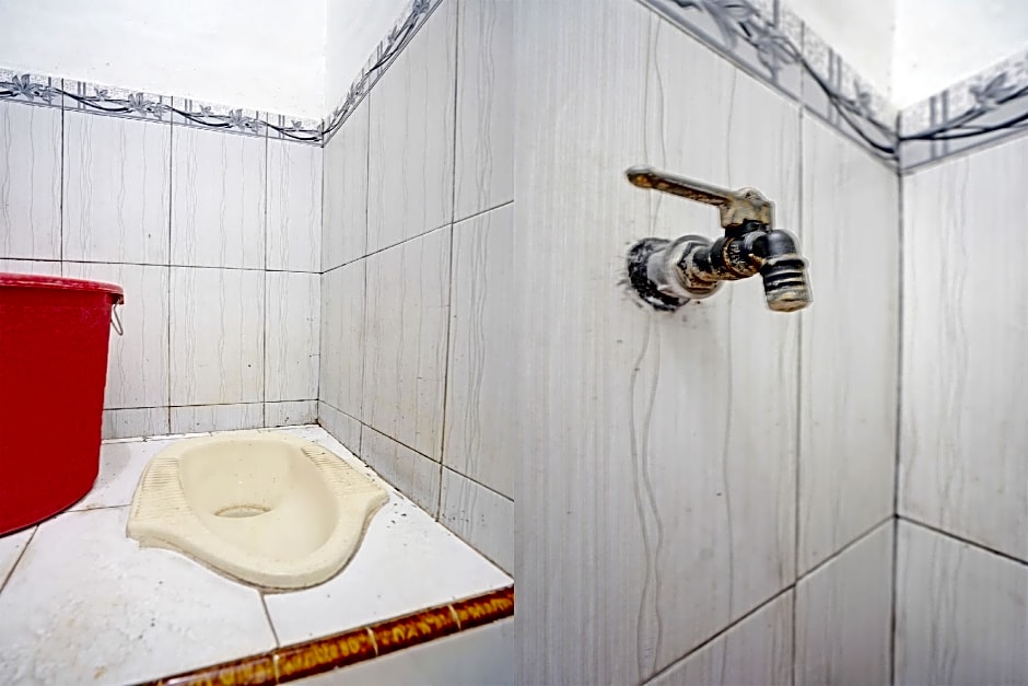 OYO Life 92937 Kost Putri Sarkara Syariah