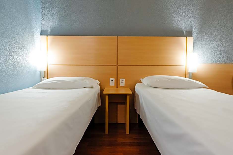 Ibis Blumenau