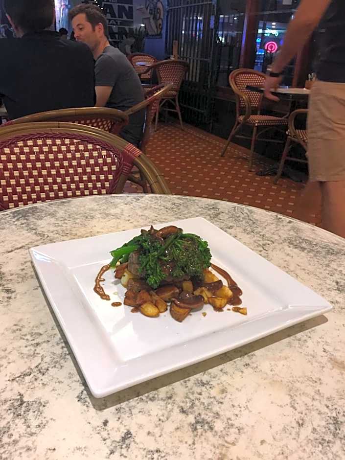 Royal Albert Apartments Hotel