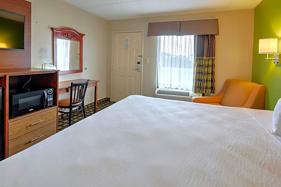 Super 8 by Wyndham Knoxville West/Farragut