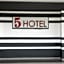 Five Hotel