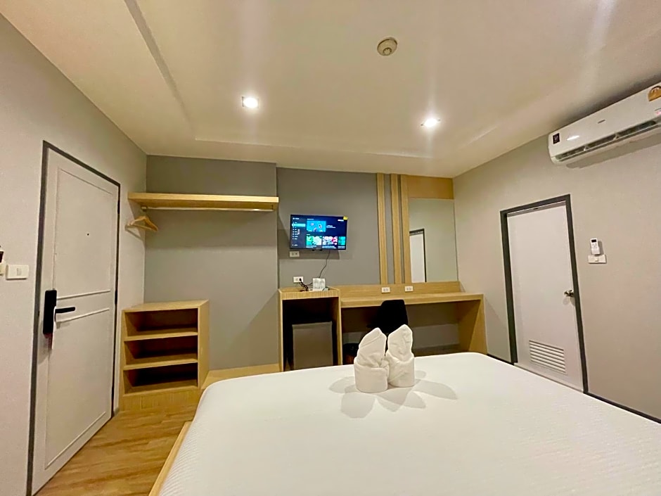 Klaang Muang Hotel (โรงแรมกลางเมือง)