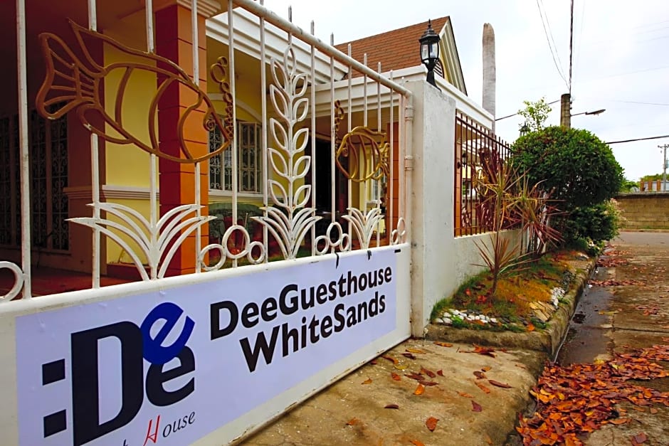 Dee Guesthouse White Sands