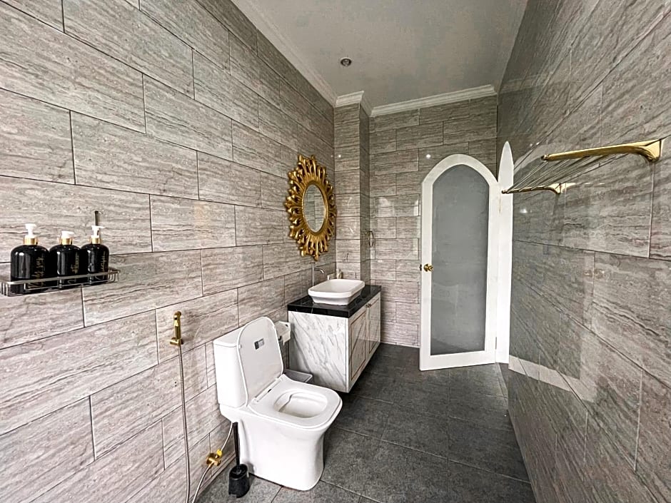 Casa Rani Hotel & Restaurant