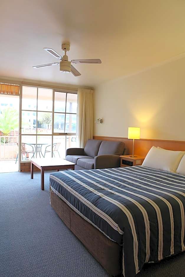 Summerhill Motor Inn - Adults Only