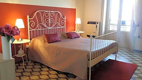 Red Double Room with Balcony and Sea View