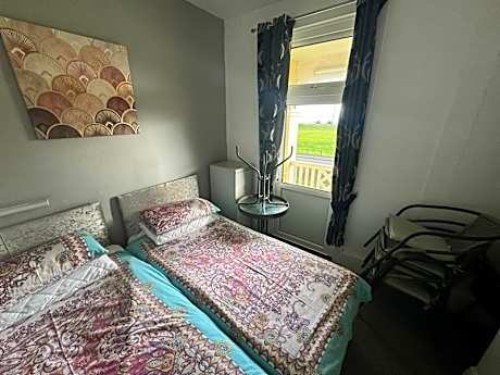 Standard-Twin room-Ensuite