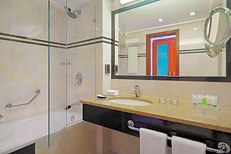 Deluxe Room, 1 Queen Bed, Non Smoking, City View