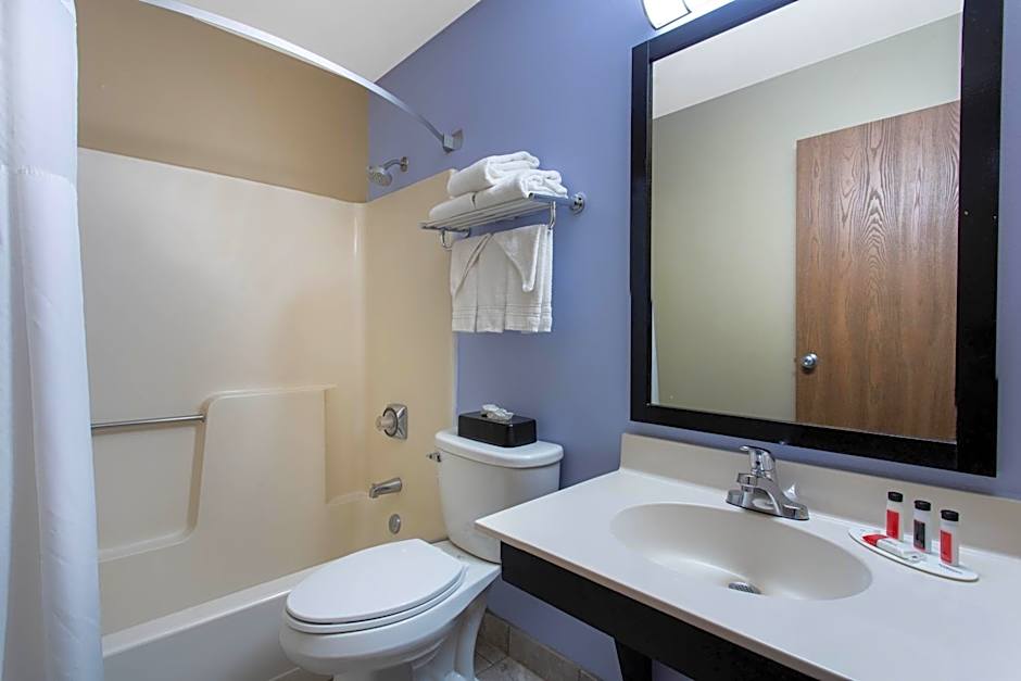 Super 8 by Wyndham Cromwell/Middletown