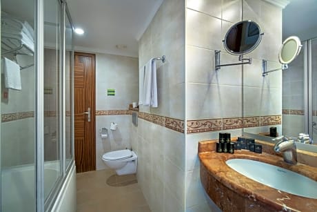 family room one bedroom