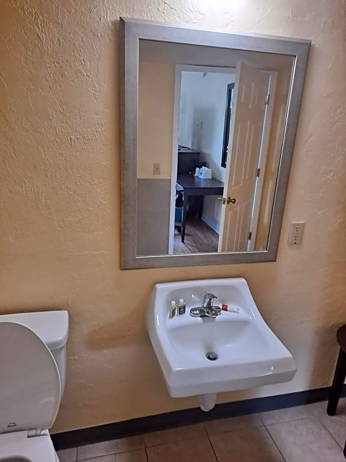 Days Inn by Wyndham Gainesville University