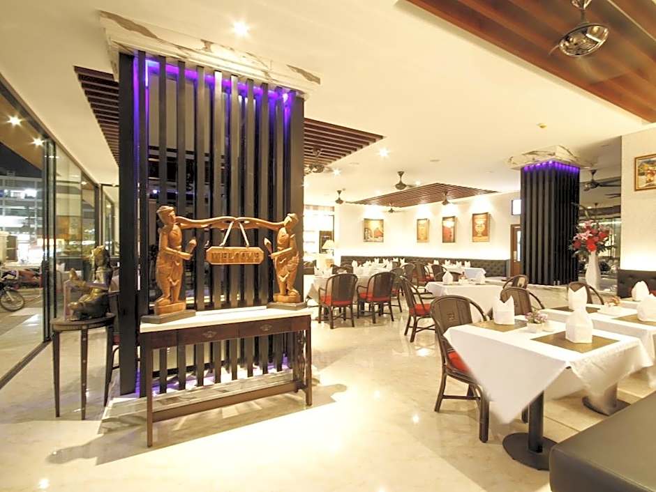 Hemingways Silk Hotel