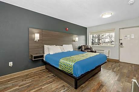 Queen Bed Non-Smoking