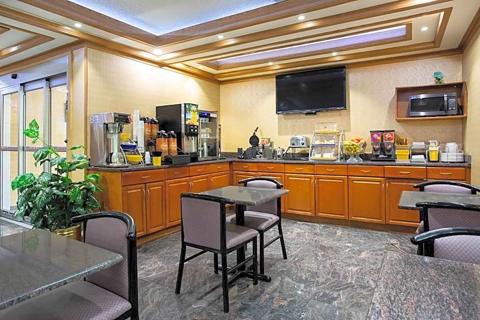 Days Inn by Wyndham Runnemede Philadelphia Area
