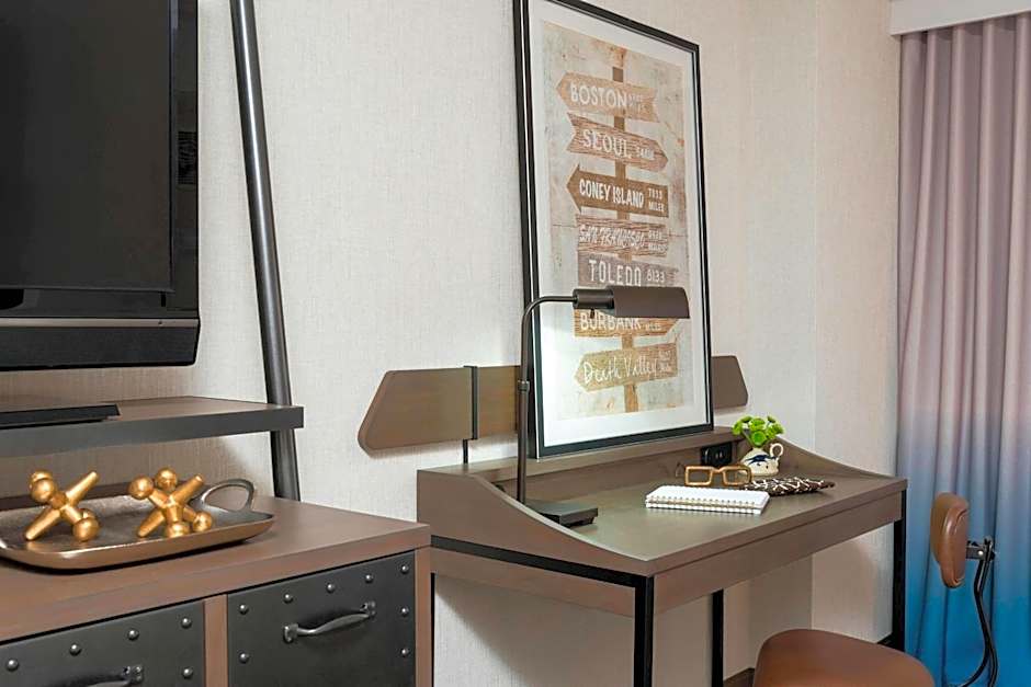 Renaissance by Marriott Toledo Downtown Hotel