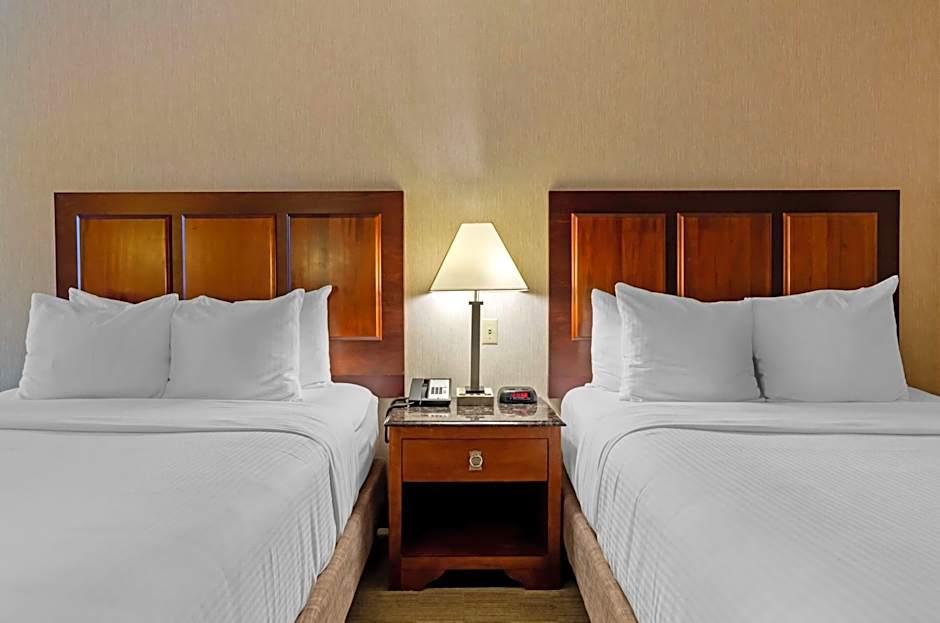 Best Western Staunton Inn
