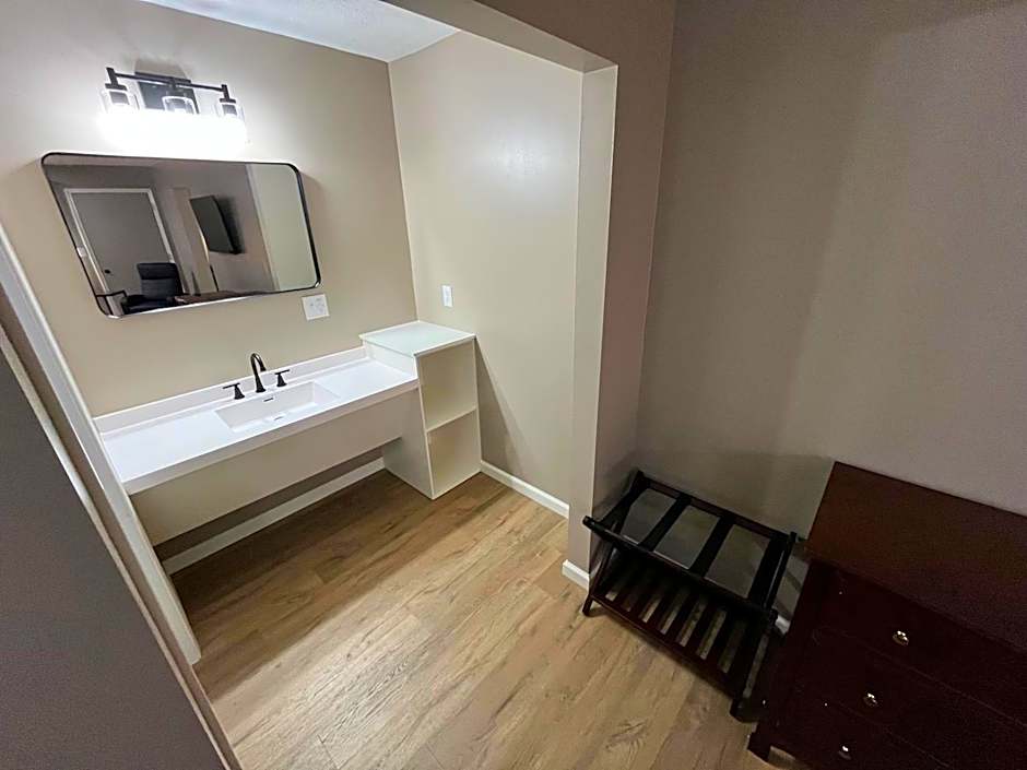 Valley Inn and Suites