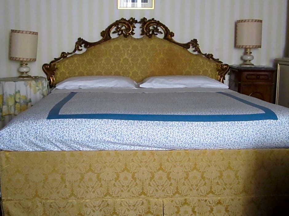 At Home a Palazzo