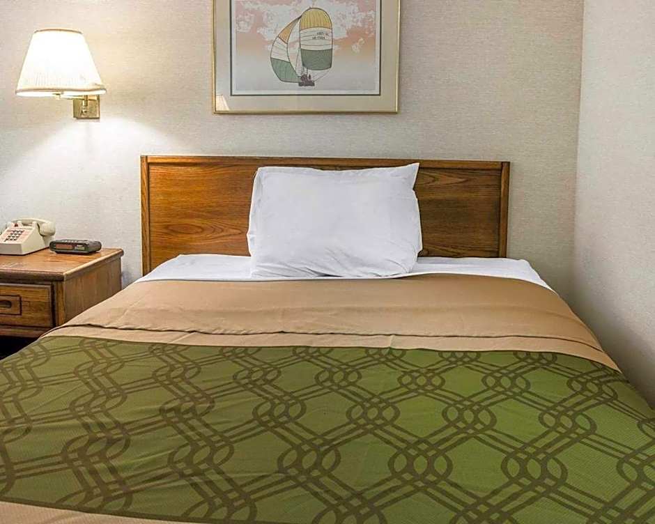 Econo Lodge Holland - Toledo