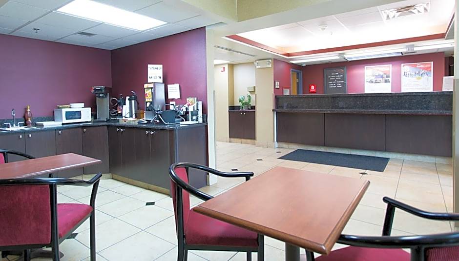 Travelodge by Wyndham Romulus Detroit Airport