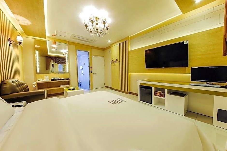 Dom Hotel