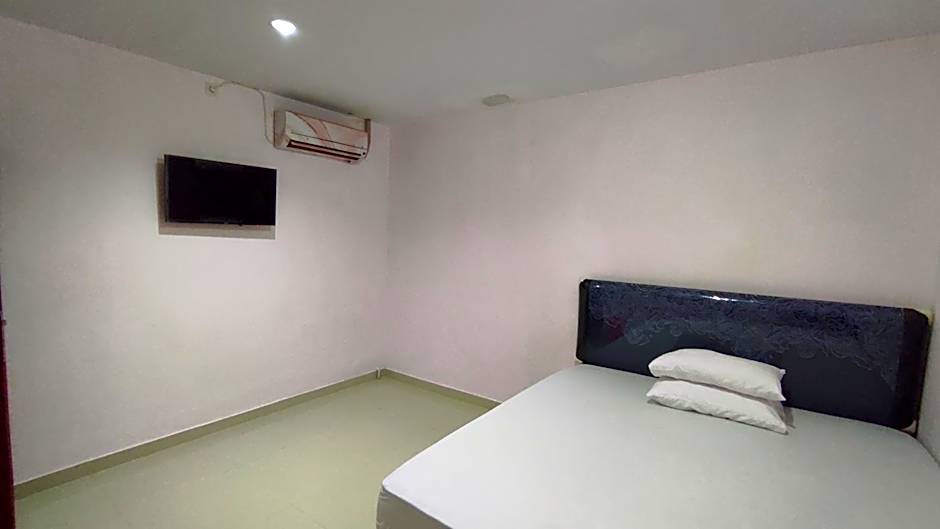 Hotel O Wisma Syariah Dian Near Pare-pare