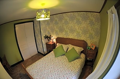 Famille-Lit Double et lit simple-Douche-Vue sur la campagne