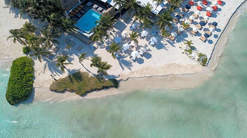 Casa del Jaguar Beach Hotel