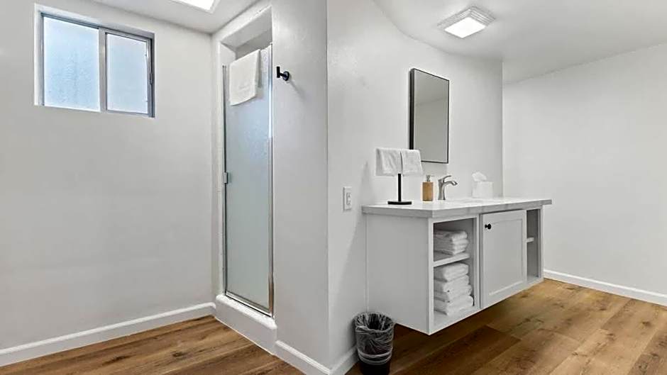 Camp Nelson Lodge Room 6