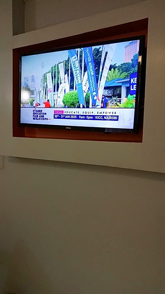 Savannah Paradise Hotel