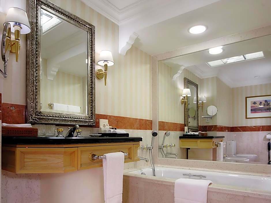 Grand Hyatt Muscat Hotel