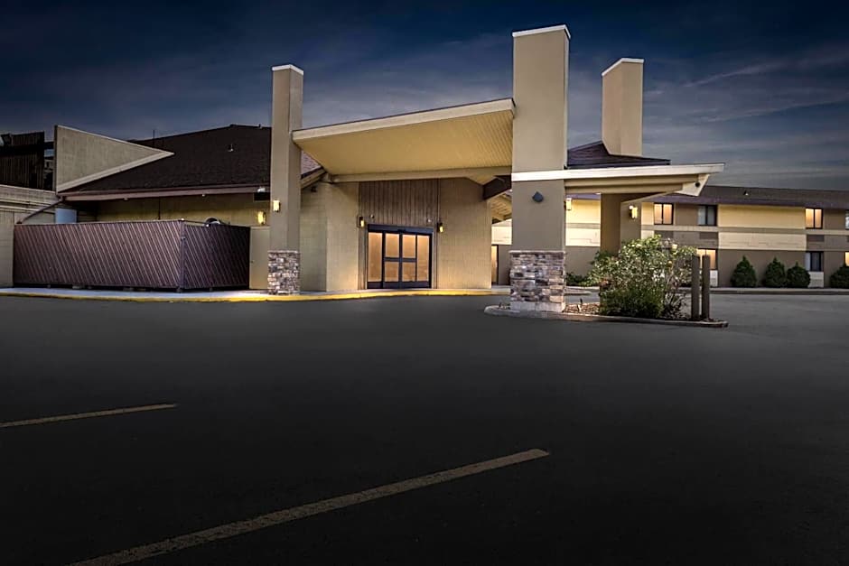 Quality Inn & Suites Black River Falls I-94