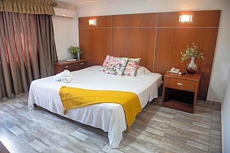 Cresta Inn