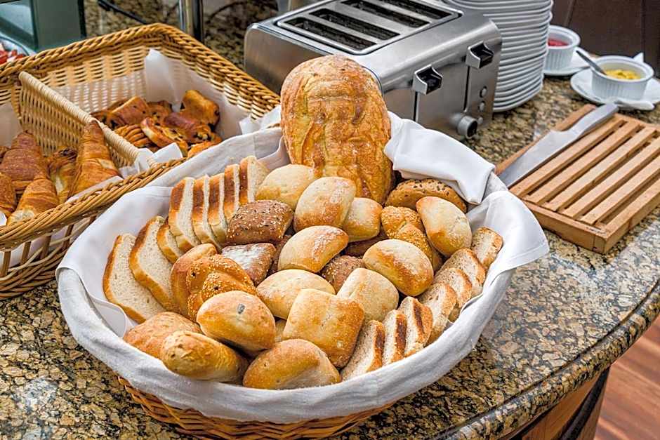 Crystal Palace Hotel