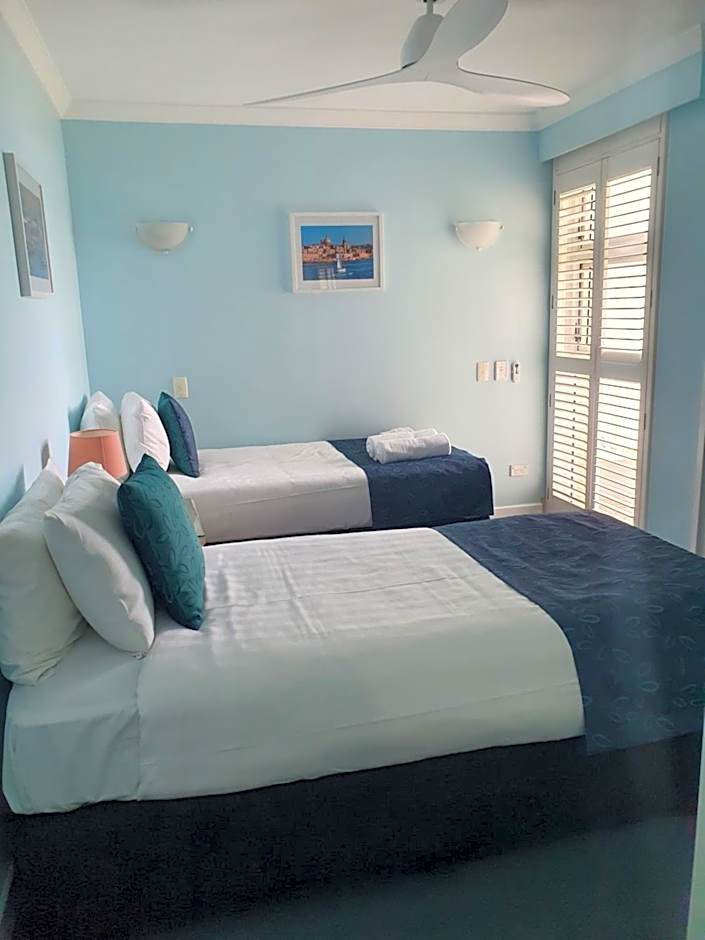 Pacific Surf Absolute Beachfront Apartments