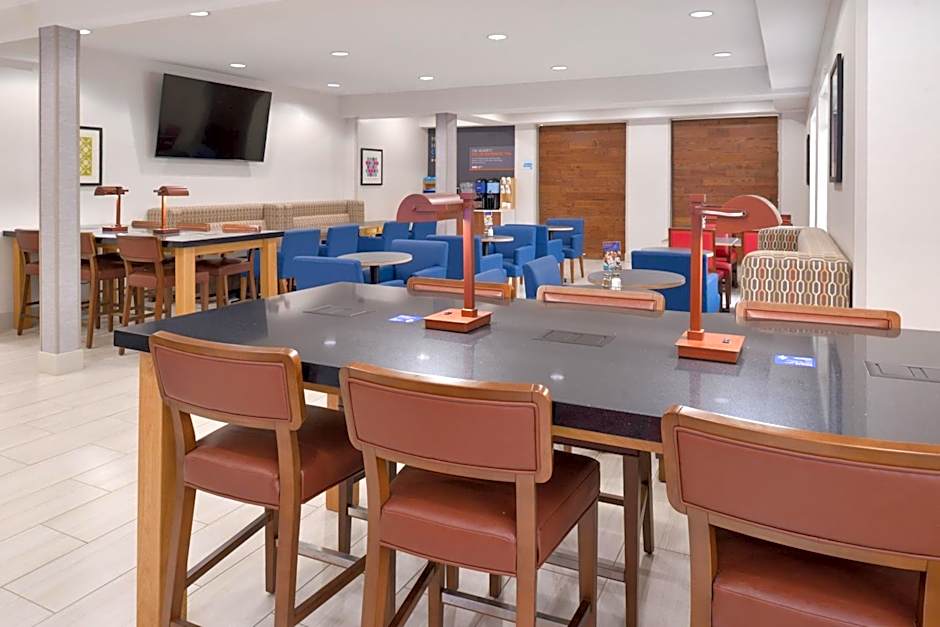 Holiday Inn Express Wixom By IHG