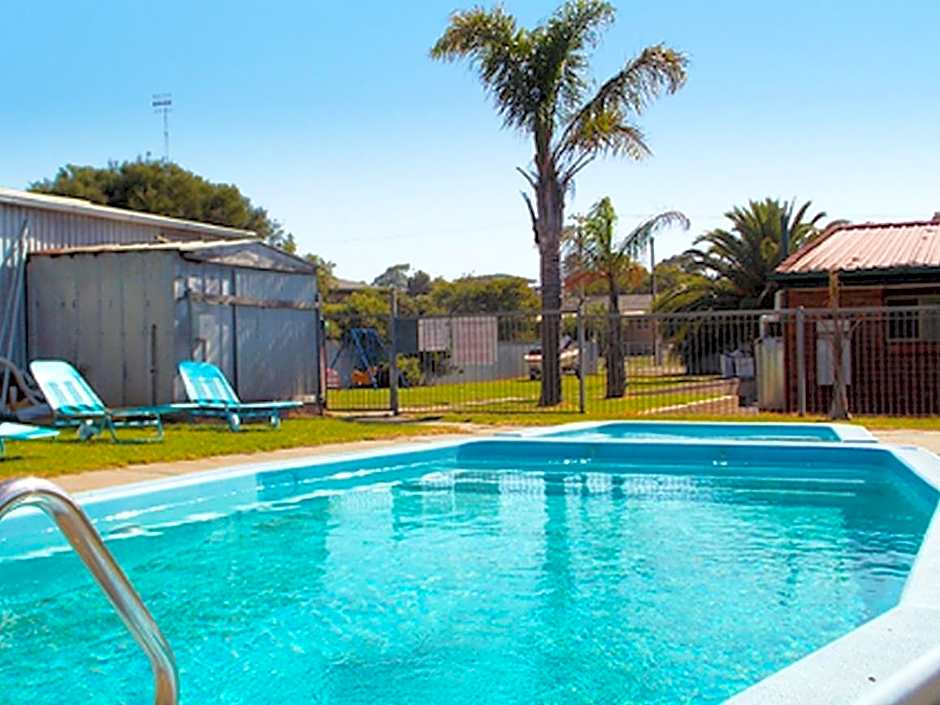 Ocean Crest Motel