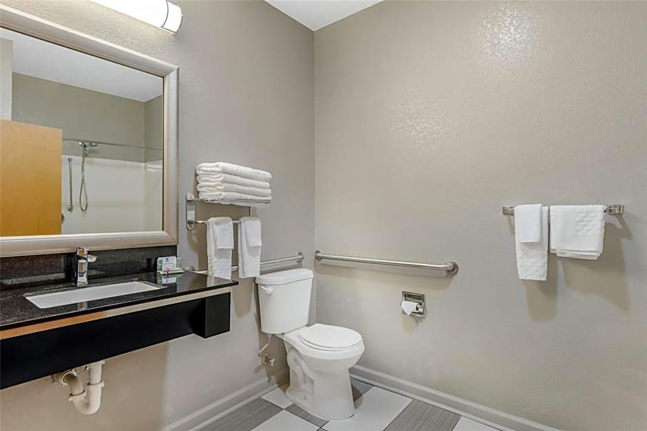 Best Western Commerce Inn