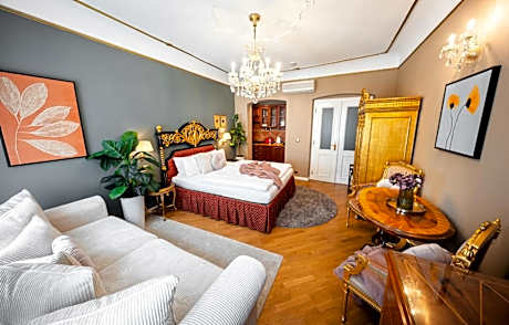 Deluxe Studio